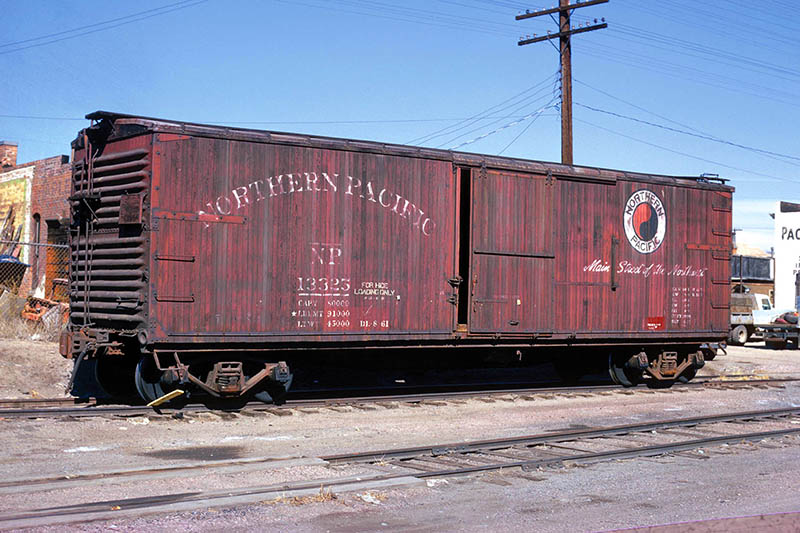 Northern Pacific 40 Foot Boxcar In Ho From Rapido Trains Model